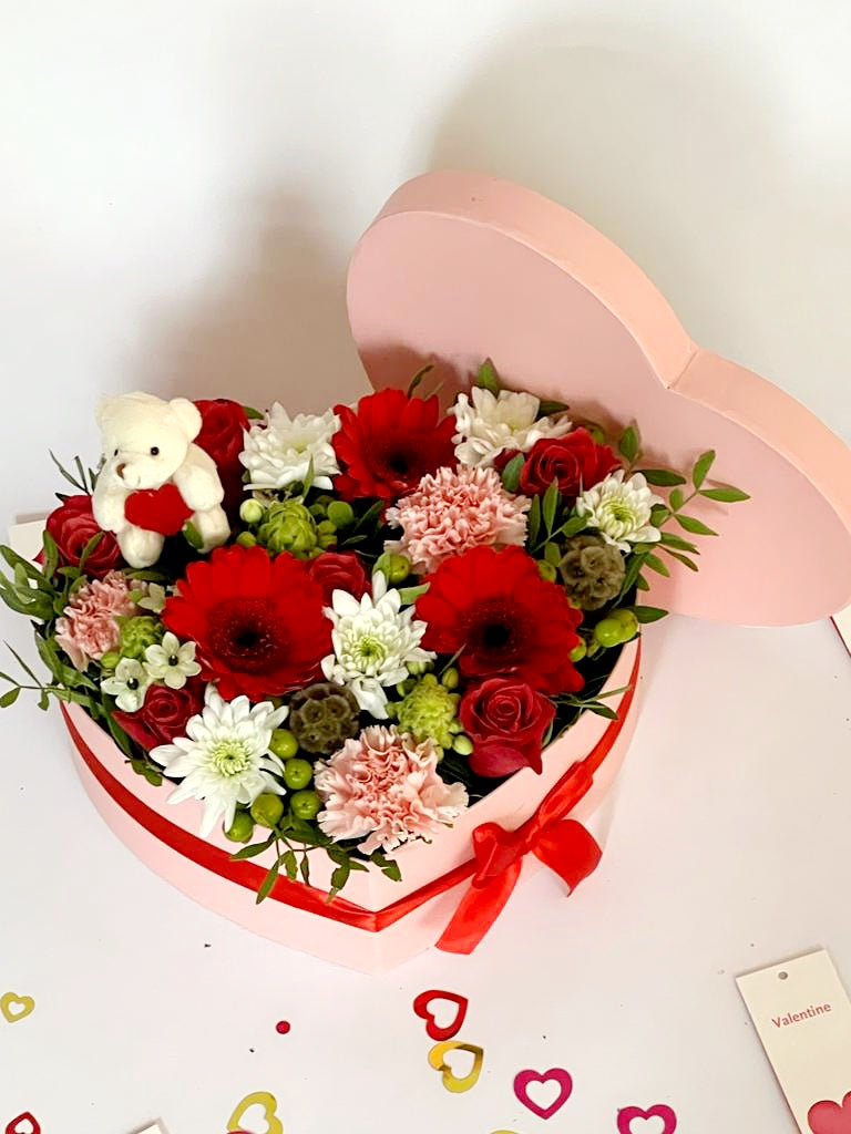 Flowerbox roze met strik met diverse bloemen